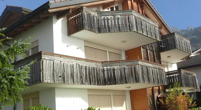 Two-Bedroom Apartment with Garden in Engelberg 3