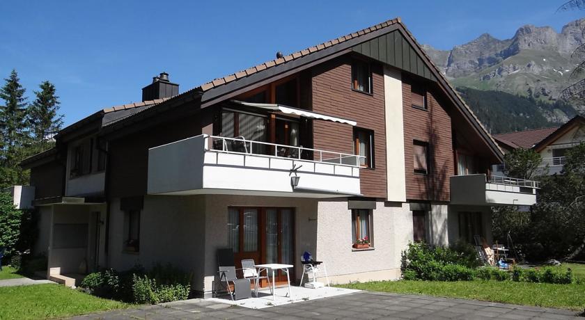 Two-Bedroom Apartment with Garden in Engelberg 4