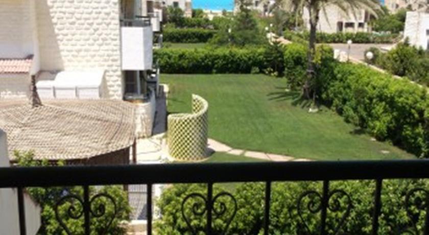Three-Bedroom Apartment at Green Beach - Unit 456