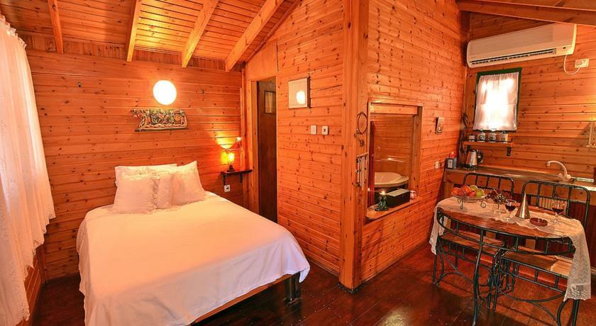Отель Mor's Chalets