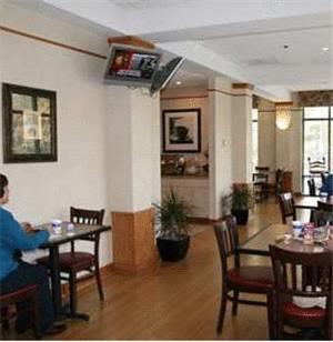 Отель Hampton Inn Charleston-Daniel Island