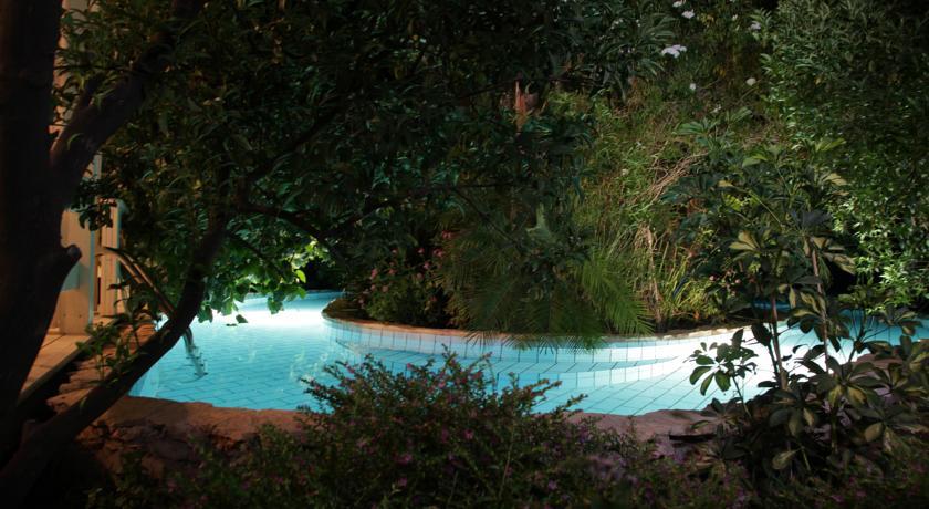 Отель Eili Suites