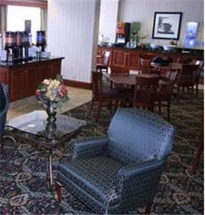 Отель Hampton Inn Charleston Downtown Civic Center