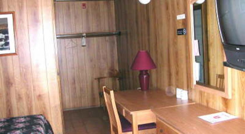 Отель Mayflower Motel Milford