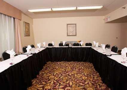 Отель Hampton Inn Pittsburgh/Airport