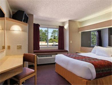 Отель Motel 6 University