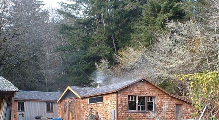 Апартаменты RedAwning Stone Lagoon Cabin