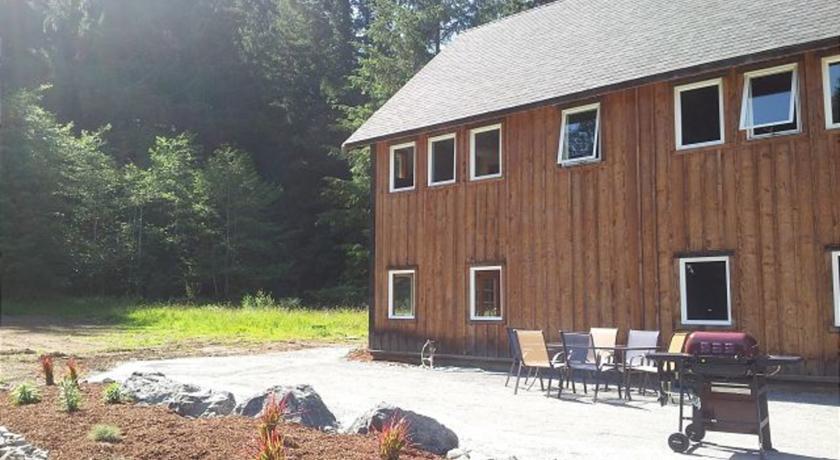 Апартаменты RedAwning Hidden Country Home