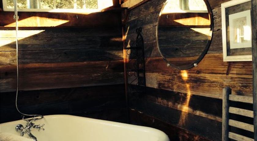 Апартаменты RedAwning Vintage Airstream Trailer