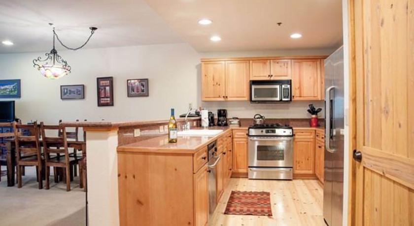Апартаменты RedAwning Bear Creek Lodge 108