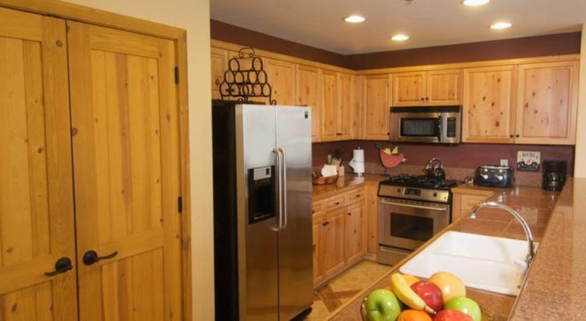 Апартаменты RedAwning Bear Creek Lodge 203