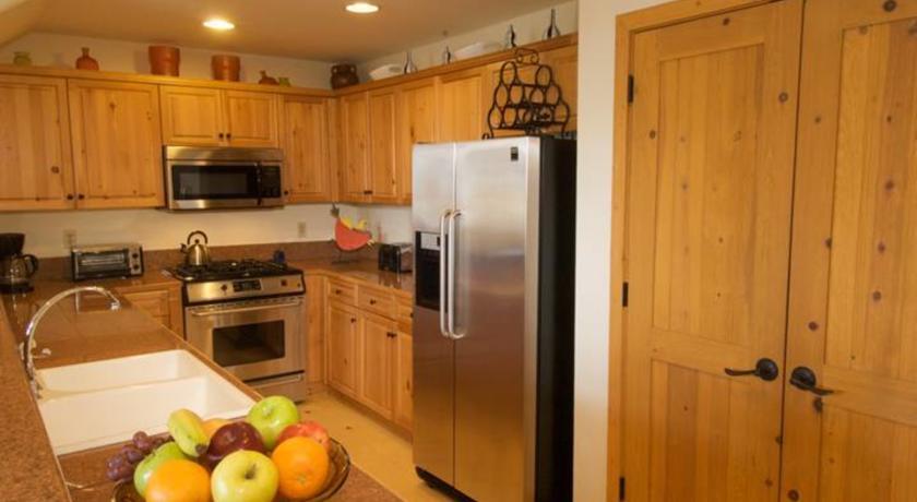 Апартаменты RedAwning Bear Creek Lodge 406