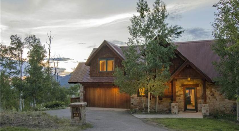 Апартаменты RedAwning The Russell Home