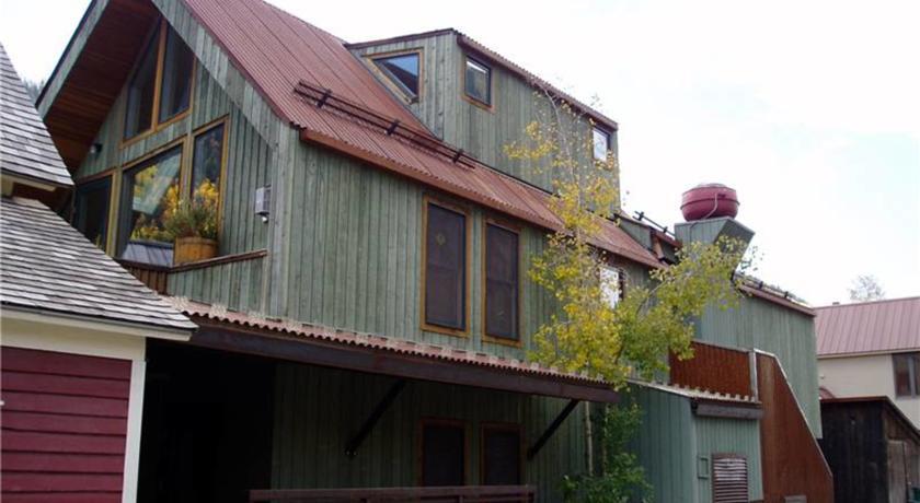 Апартаменты RedAwning Elk's Park House