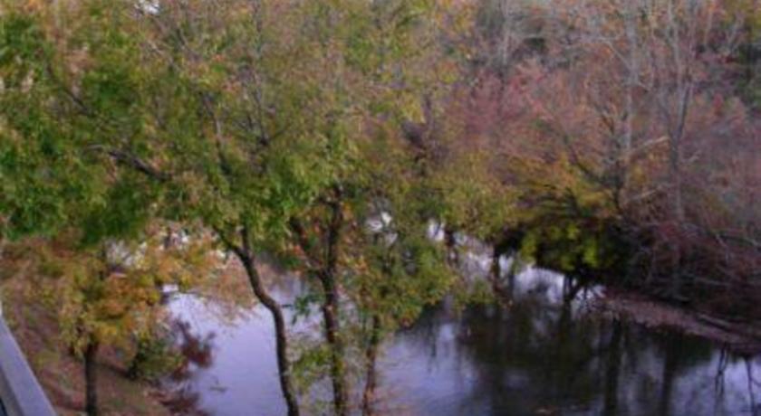 Апартаменты RedAwning River Romance