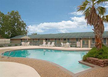 Отель Rodeway Inn Brenham