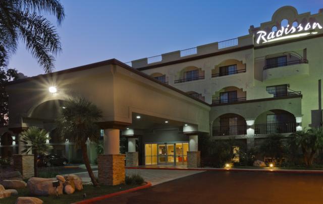 Отель Radisson Hotel Chatsworth