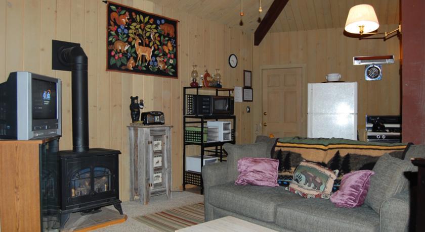 Апартаменты RedAwning Cabin #4 South Forest Nest