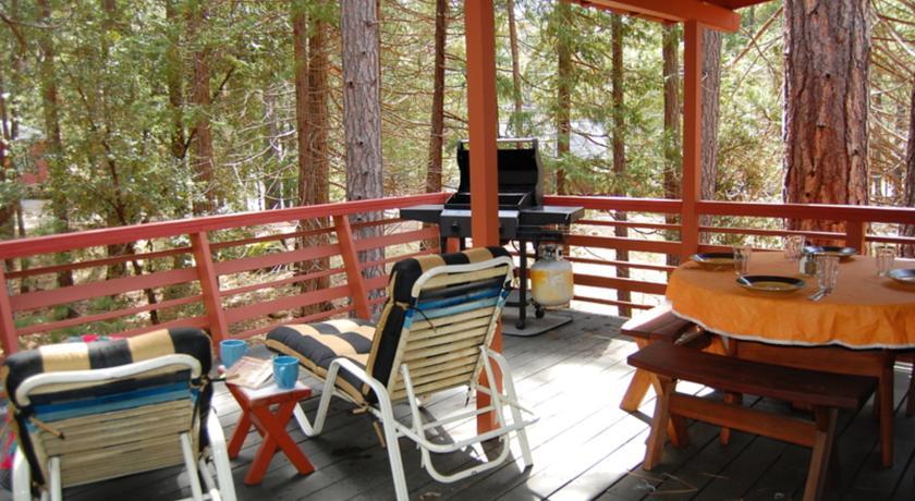 Апартаменты RedAwning Cabin #39 The Franzen Cabin