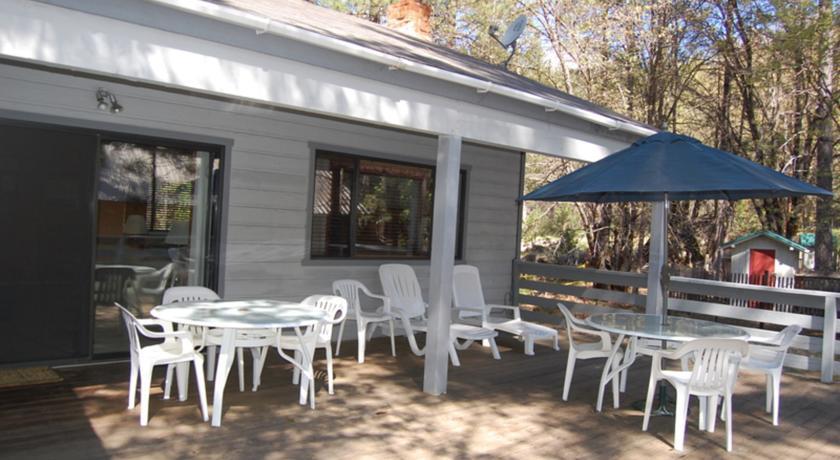 Апартаменты RedAwning Cabin #1 Meszaros Retreat