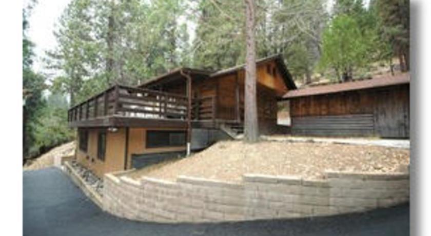 Апартаменты RedAwning Cabin #22B Bradley's Cabin