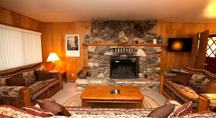 Апартаменты RedAwning Cabin #27A Pine Crest