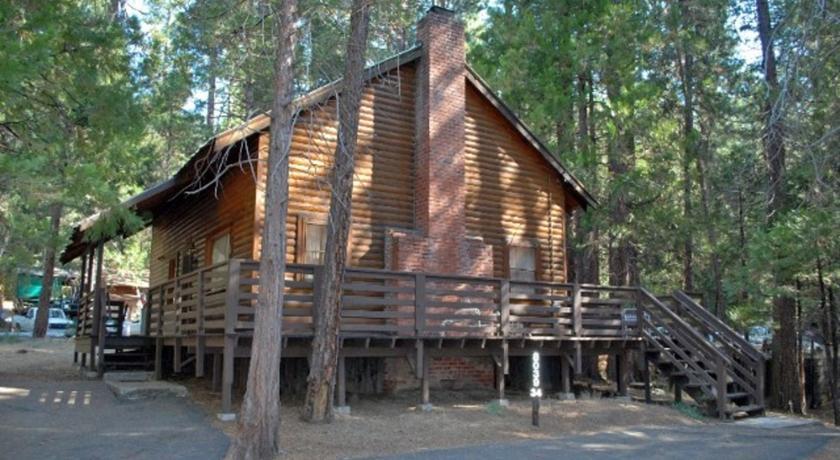 Апартаменты RedAwning Cabin #34 Grandma's Cabin