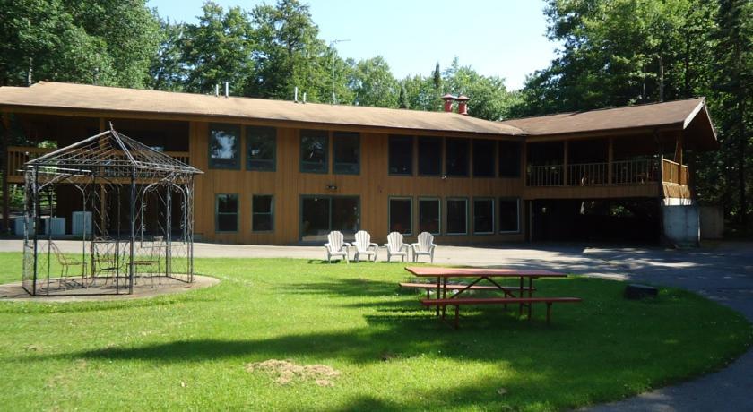 Отель Holiday Acres Resort