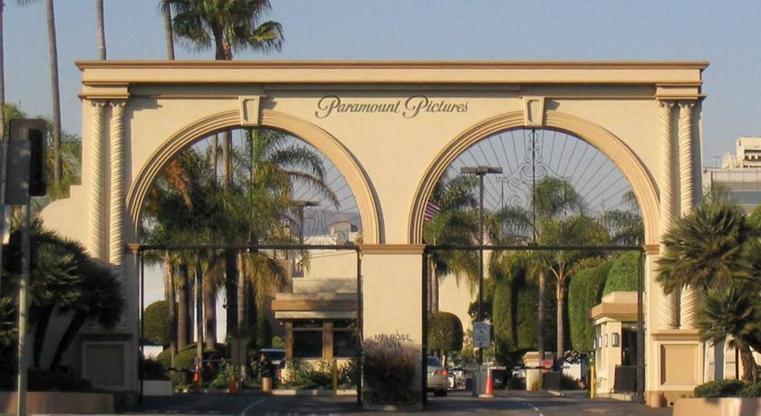 #8 Sunny 2BR Flat Hollywood