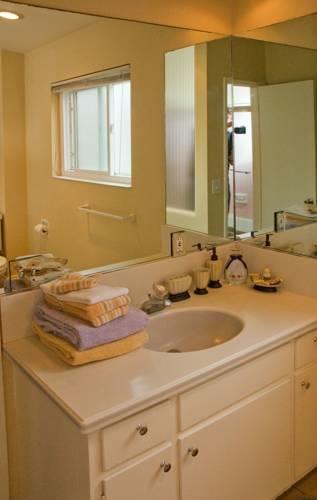 Апартаменты Blue Vacation Rentals - 1123 Oceanside