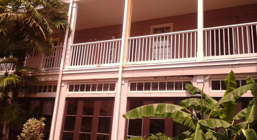 Отель St. James Hotel
