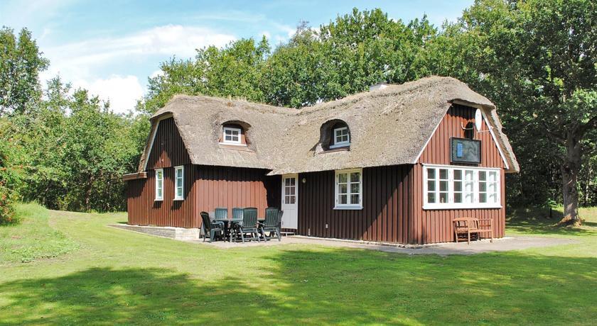 Апартаменты Holiday home Høbrovej H- 1796
