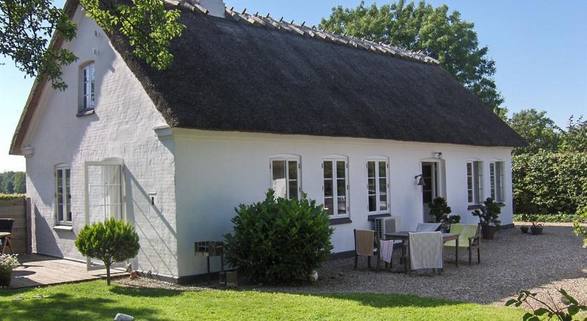 Апартаменты Holiday home Nyhusevej B- 3270