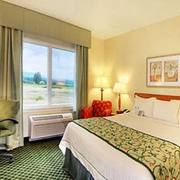 Отель Fairfield Inn & Suites Burlington