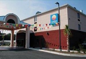 Отель Comfort Inn & Suites