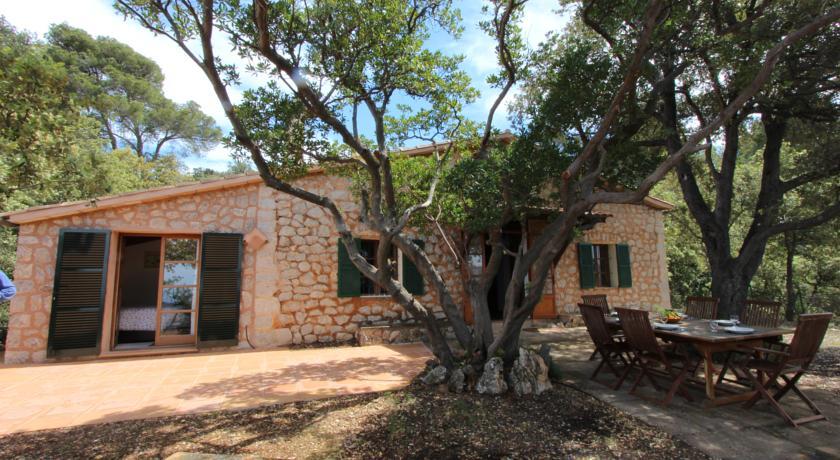 Апартаменты Es Pinaret Villa