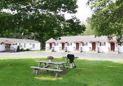 Отель Rodeway Inn & Suites Brunswick
