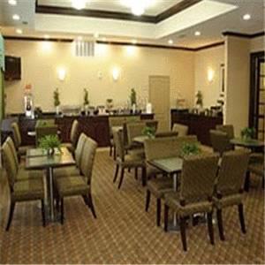 Отель La Quinta Inn & Suites Cedar Hill