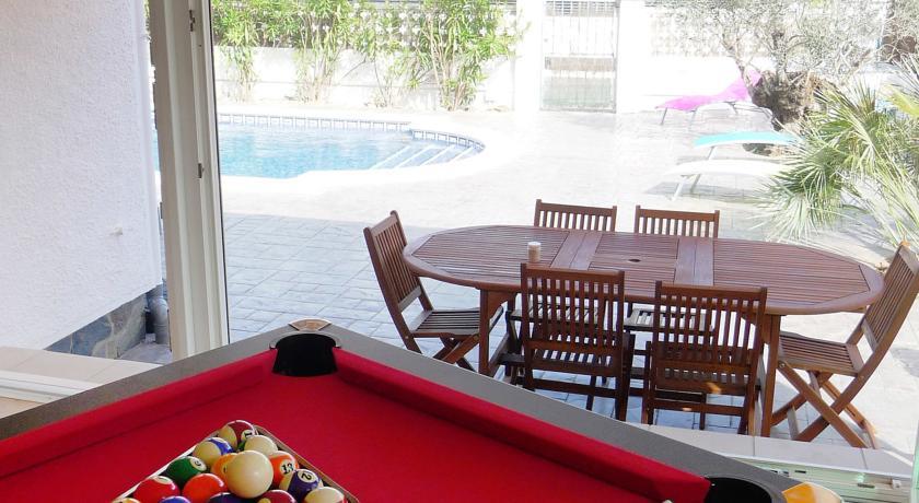 Three-Bedroom Villa Empuriabrava Girona 1