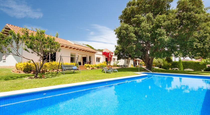 Вилла Four-Bedroom Villa Calonge Girona 2