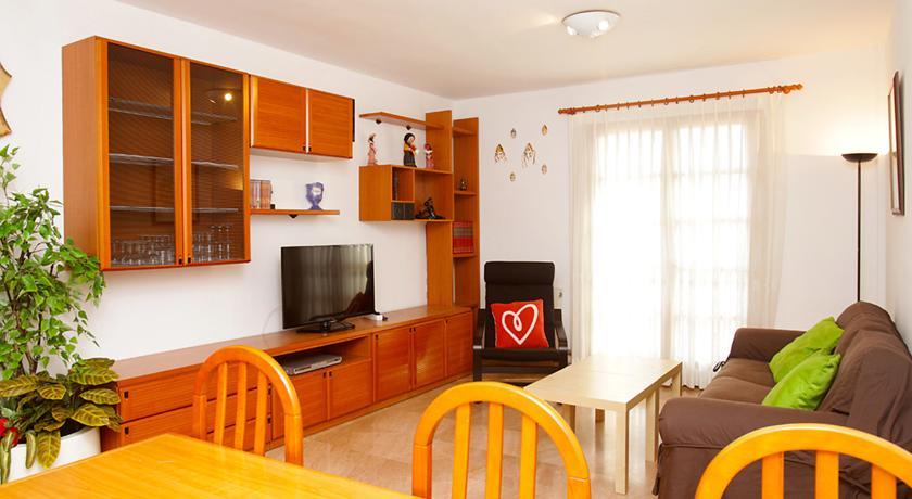 Апартаменты Four-Bedroom Apartment Apartment Barcelona