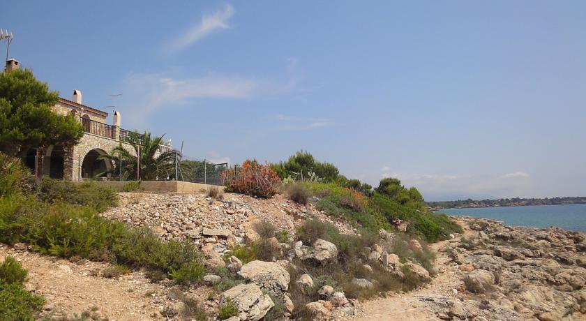 Вилла Four-Bedroom Villa L'Ametlla De Mar Tarragona 2