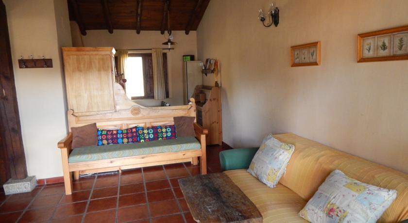 Отель Country house Cimera y Brincalobitos