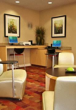 Отель TownePlace Suites Tulsa Broken Arrow