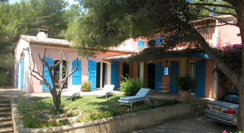 Апартаменты Jeanne Holiday Home