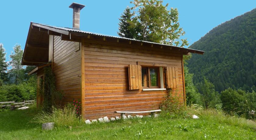 Отель Chalet Sous le Rocher