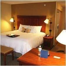 Отель Hampton Inn & Suites Cedar Rapids
