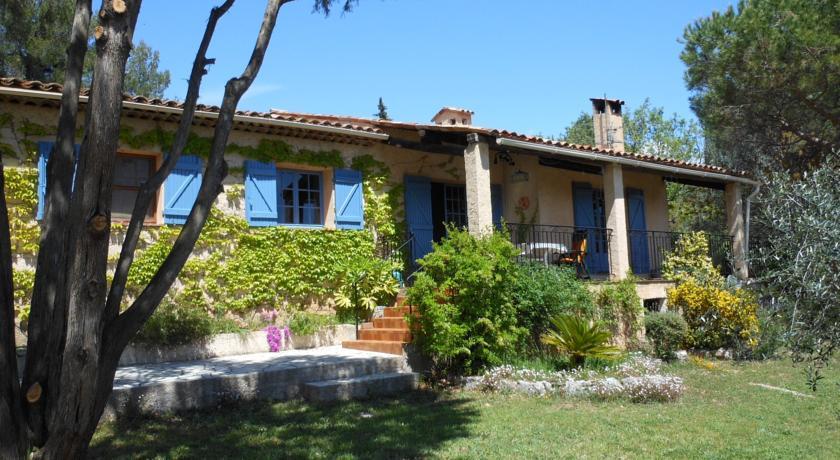 Вилла Villa Chemin de l'Adrech