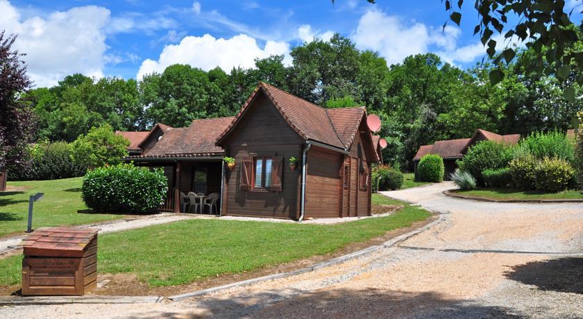 Отель Les Chalets de Thegra
