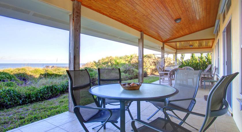 Апартаменты Crescent Moon Villa by Vacation Rental Pros